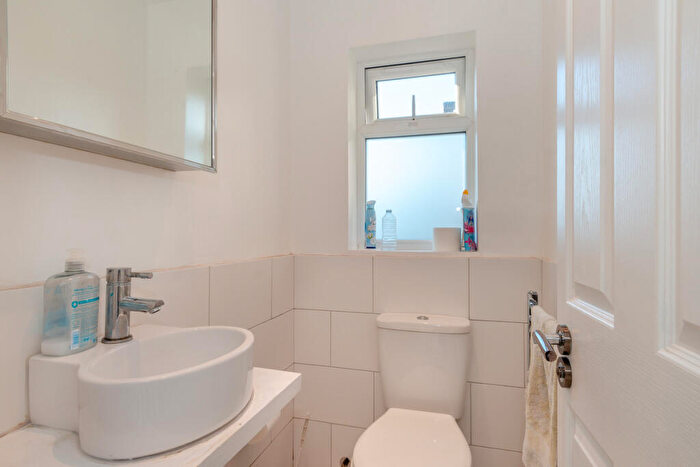3 Bedroom Terraced House For Sale In London Road, Grays, RM20