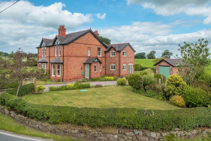 4 Bedroom Semi-Detached House For Sale In Dean Bank, Beeston, CW6