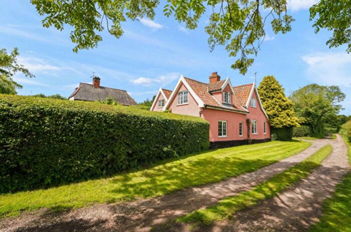 4 Bedroom Detached House For Sale In Fowls Watering, Wickham Market, IP13