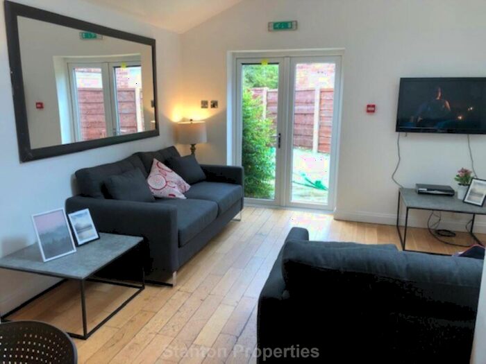 8 Bedroom Semi-Detached House To Rent In &#; Pppw Excluding All Bills, Cotton Lane, Withington, M20