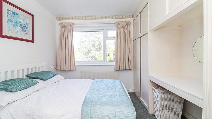 2 Bedroom Flat For Sale In Parkside, Eastbury Road, Watford, WD19