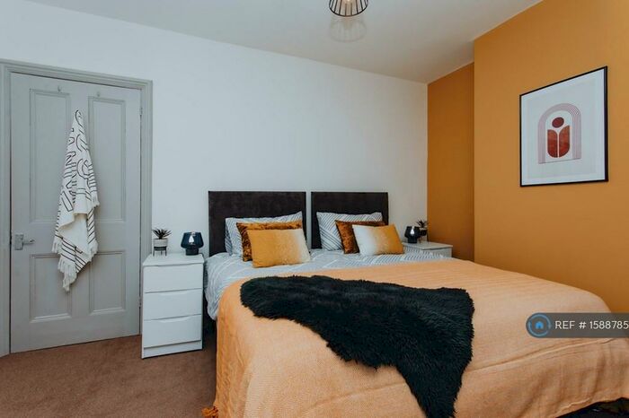 3 Bedroom Semi-Detached House To Rent In Wood Street, Rugby, CV21