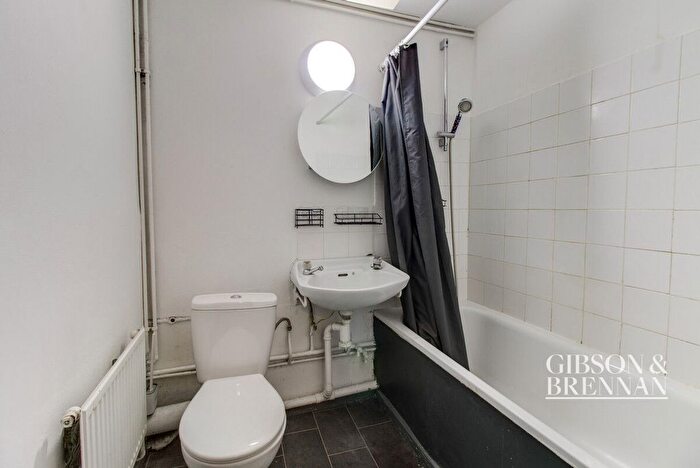 1 Bedroom Maisonette For Sale In Kiln Shaw, Basildon, SS16