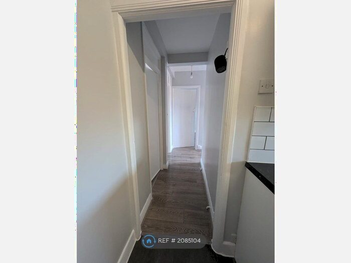 2 Bedroom Flat To Rent In Bridge Court, London, E10