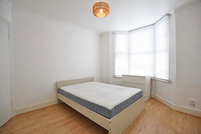 2 Bedroom Flat To Rent In Colegrave Road, Stratford, E15