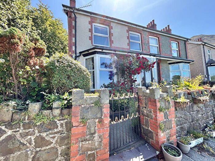 2 Bedroom Semi-Detached House For Sale In Rock Villa Road, Penmaenmawr, LL34