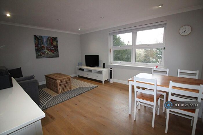 2 Bedroom Flat To Rent In Dartmouth Road, London, SE26