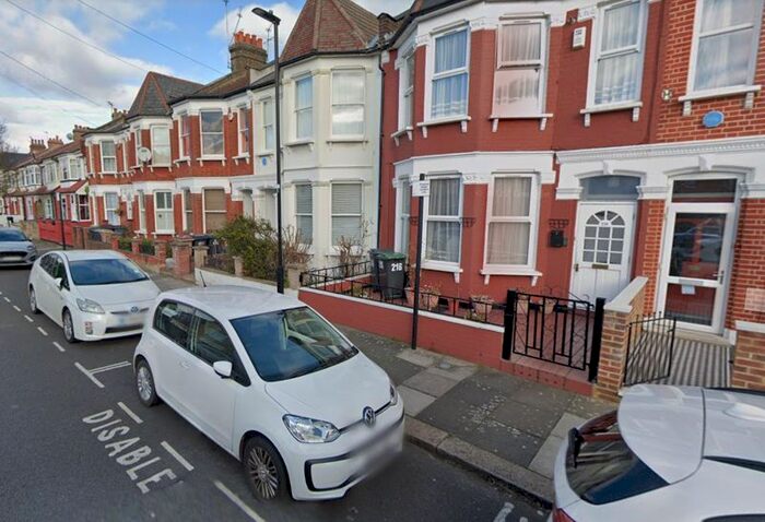 Studio To Rent In Mannock Road, London, N22