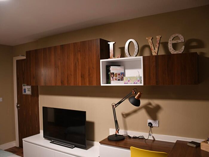 Studio To Rent In Lower Grill, Liverpool, L3
