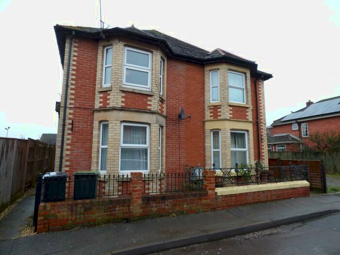 1 Bedroom Flat To Rent In Buckingham Road, Gillingham, SP8