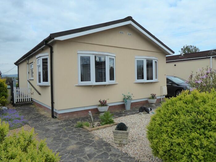 2 Bedroom Mobile/park Home For Sale In Odessa Park, Gloucester Road, Tewkesbury, Gloucestershire, GL20