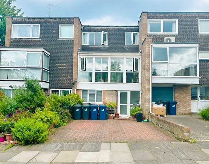 4 Bedroom Terraced House For Sale In Templewood, West Ealing, W13