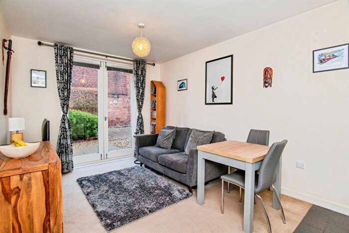 1 Bedroom Flat For Sale In Sansome Place, Worcester, WR1