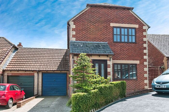 3 Bedroom Link Detached House For Sale In Deane Way, Tatworth, Chard, TA20