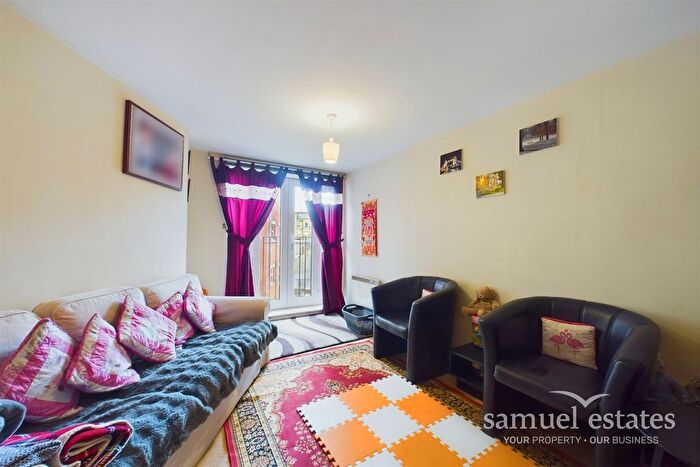 2 Bedroom Flat For Sale In Churchill Lodge, Streatham High Road, SW16