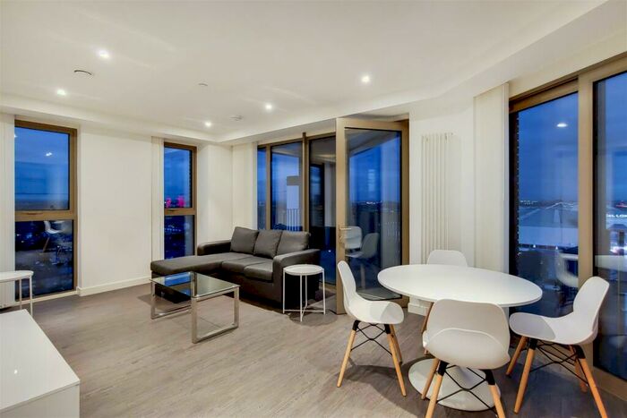 2 Bedroom Apartment To Rent In Royal Docks West, Royal Victoria Dock, E16