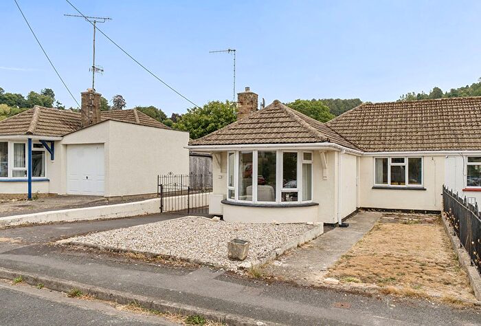 3 Bedroom Bungalow For Sale In Stringers Drive, Stroud, Gloucestershire, GL5