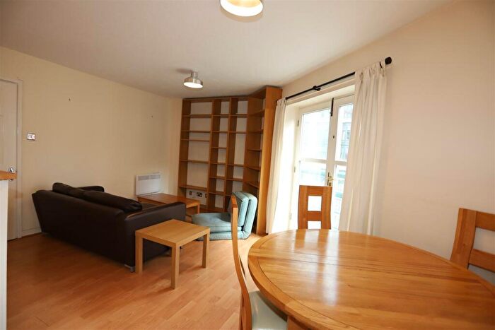 1 Bedroom Apartment To Rent In Venice Court, Samuel Ogden Street, M1