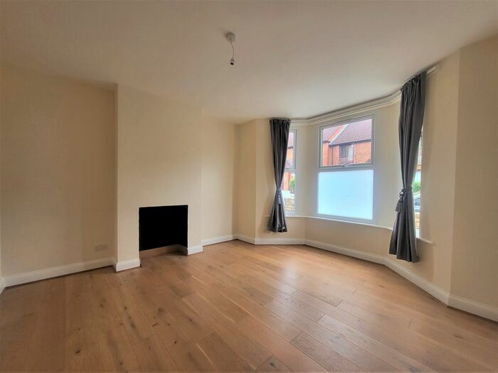 2 Bedroom Flat To Rent In Aslett Street, London, SW18