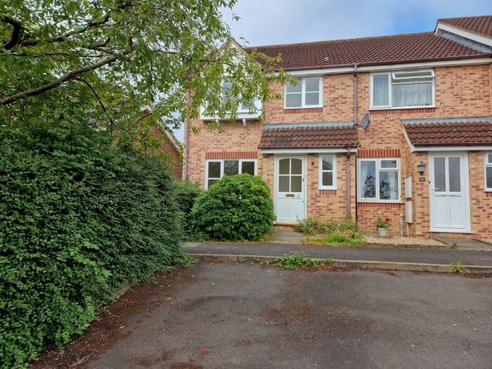 3 Bedroom End Of Terrace House To Rent In Pimpernel Court, Gillingham, SP8