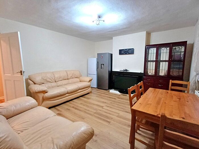 3 Bedroom Flat To Rent In Suffolk Road, Ilford, IG3