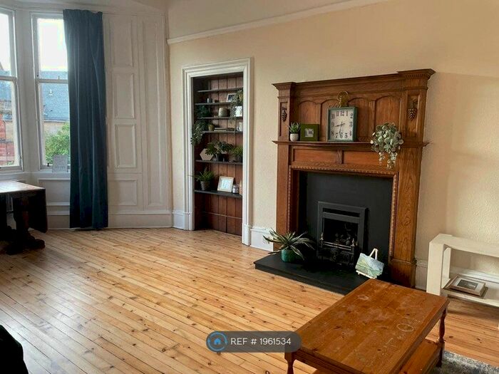 3 Bedroom Flat To Rent In Warrender Park Crescent, Edinburgh, EH9