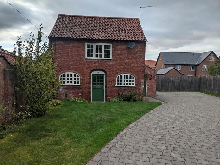 2 Bedroom Cottage To Rent In Low Street, Collingham, NG23