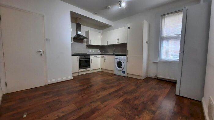 1 Bedroom Apartment To Rent In Oxford Road, Reading, RG30