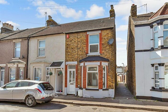 3 Bedroom End Of Terrace House For Sale In Jefferson Road, Sheerness, Kent, ME12