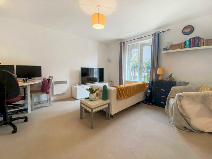 2 Bedroom Apartment To Rent In Abbots Mews, Cardigan Road, Leeds, LS4