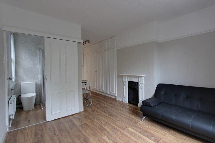 Studio To Rent In Regents Park Road, Finchley Central, N3