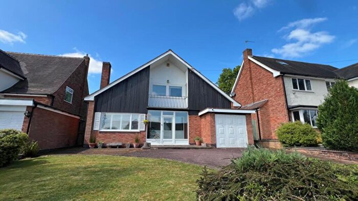3 Bedroom Detached House For Sale In Brooks Road, Sutton Coldfield, B72