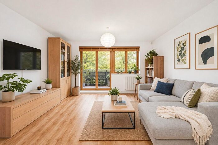 2 Bedroom Flat To Rent In Meath Crescent, Bethnal Green, London, E2