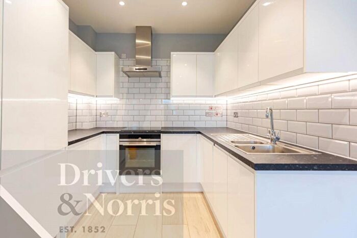 1 Bedroom Apartment To Rent In Holloway Road, Holloway, London, N7