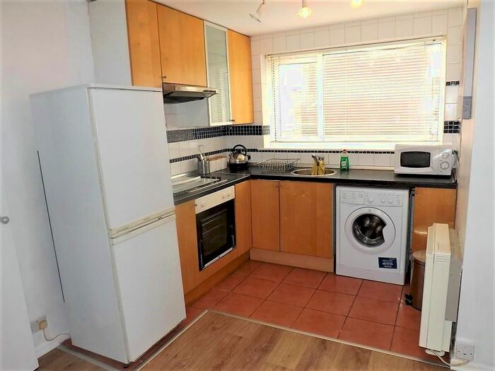 1 Bedroom Flat To Rent In Rydal Road, South Gosforth, Newcastle Upon Tyne, NE3