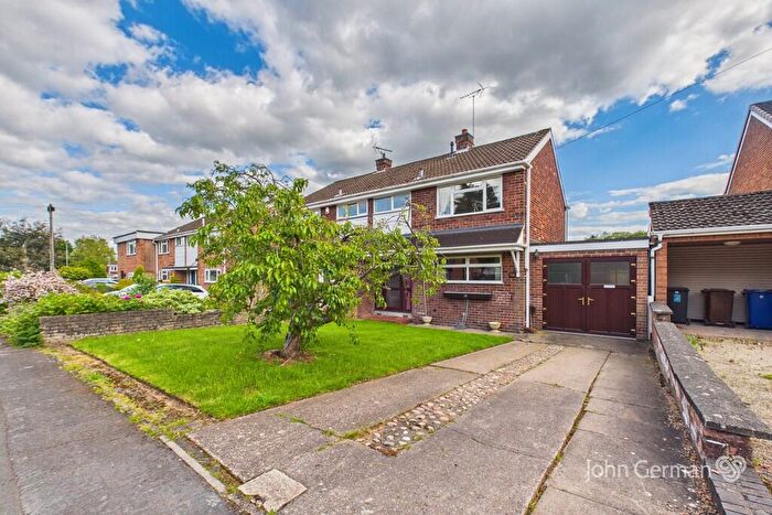 3 Bedroom Semi-Detached House For Sale In The Lawns, Rolleston-on-Dove, DE13