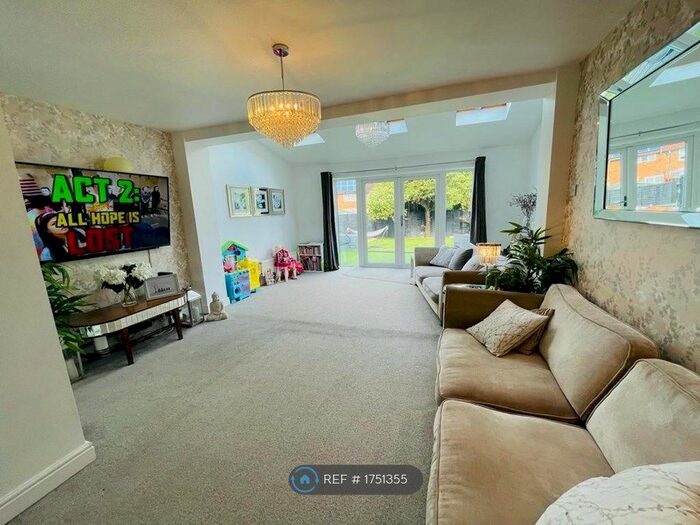 3 Bedroom Semi-Detached House To Rent In Laughton Road, Northolt, UB5