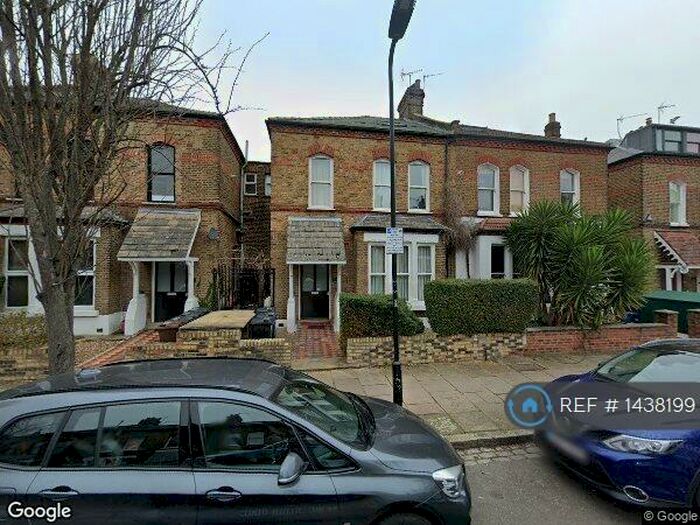 3 Bedroom Flat To Rent In Finsbury Park Road, London, N4