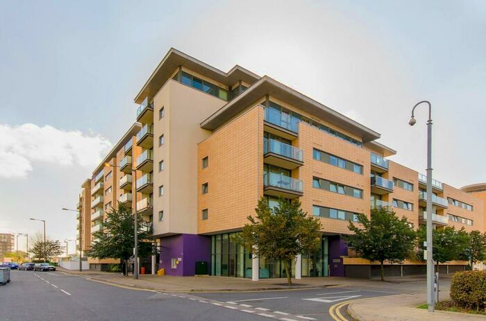 2 Bedroom Flat To Rent In Ebb Court, Gallions Reach, London, E16