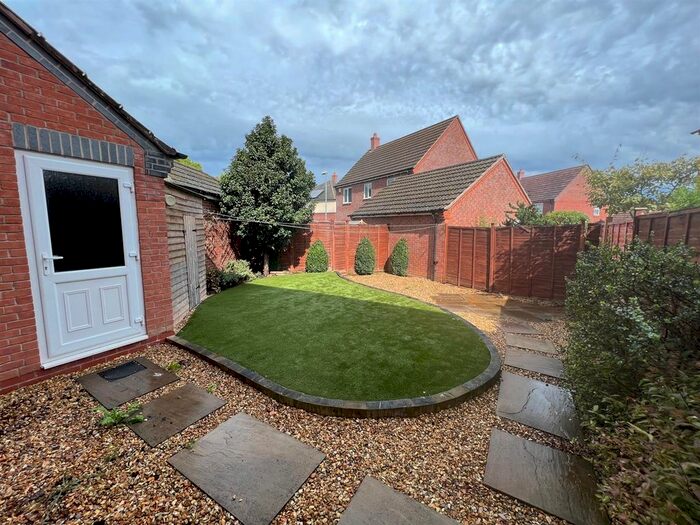 4 Bedroom Semi-Detached House To Rent In Hill View Road, Malvern, WR14
