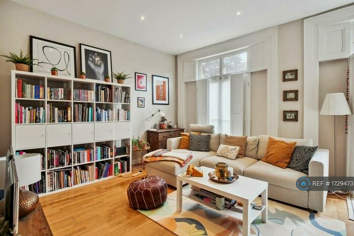 2 Bedroom Flat To Rent In Hamlet Road, London, SE19