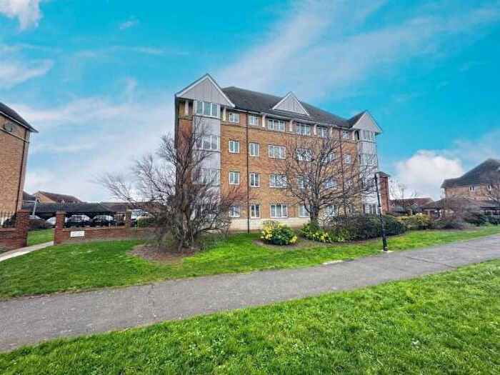 1 Bedroom Flat For Sale In St. Leonards Close, Grays, Essex, RM17