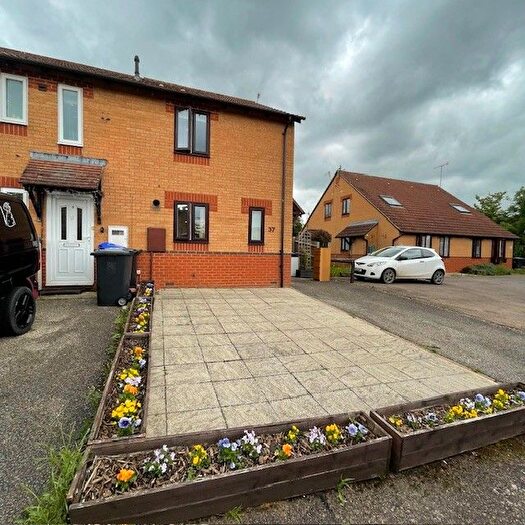 2 Bedroom End Of Terrace House To Rent In Laburnum Close, Woodford Halse, NN11