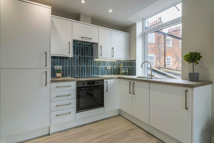 1 Bedroom Flat To Rent In Apartment Powell House - Bed, LN5
