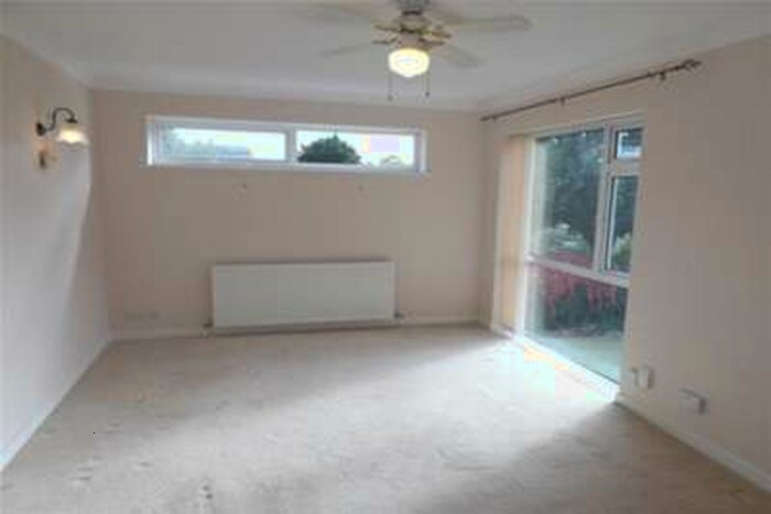 2 Bedroom Flat To Rent In Galaxie Lodge, Benfleet, SS7