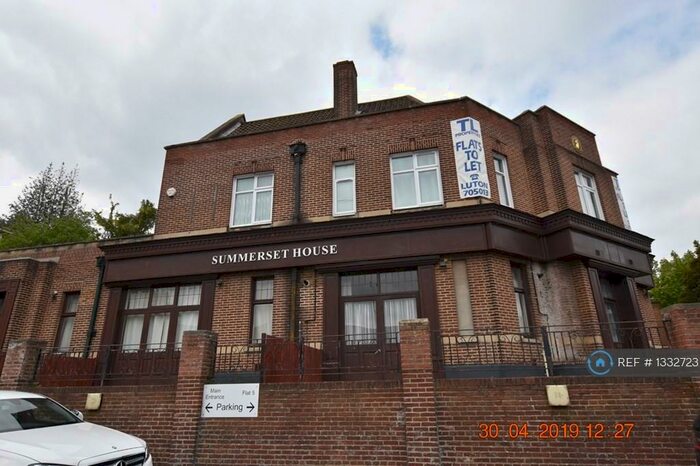 2 Bedroom Flat To Rent In Summerset House, Luton, LU2