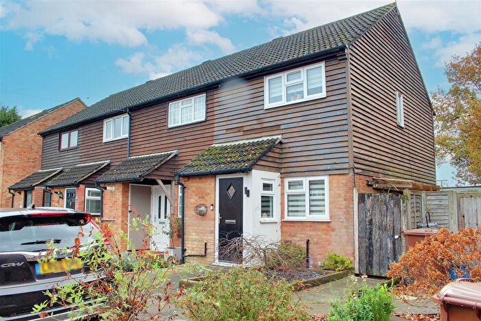 2 Bedroom End Terrace House For Sale In Gowar Field, South Mimms, Potters Bar, EN6