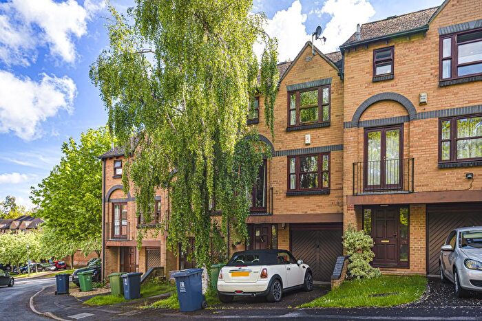 2 Bedroom Town House To Rent In Green Ridges, Headington, OX3