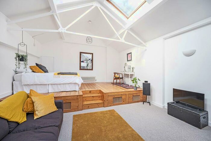 Studio To Rent In Magri Walk, Whitechapel, London, E1