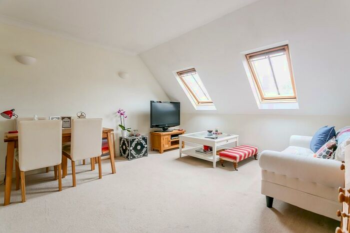 1 Bedroom Apartment To Rent In Roberts Lodge, Portland Road, Kingston-Upon-Thames, KT1